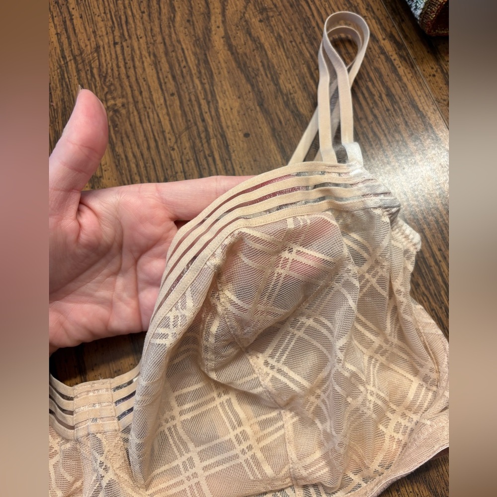 Adore Me wireless/unlined women’s bra 40G - Picture 3 of 10